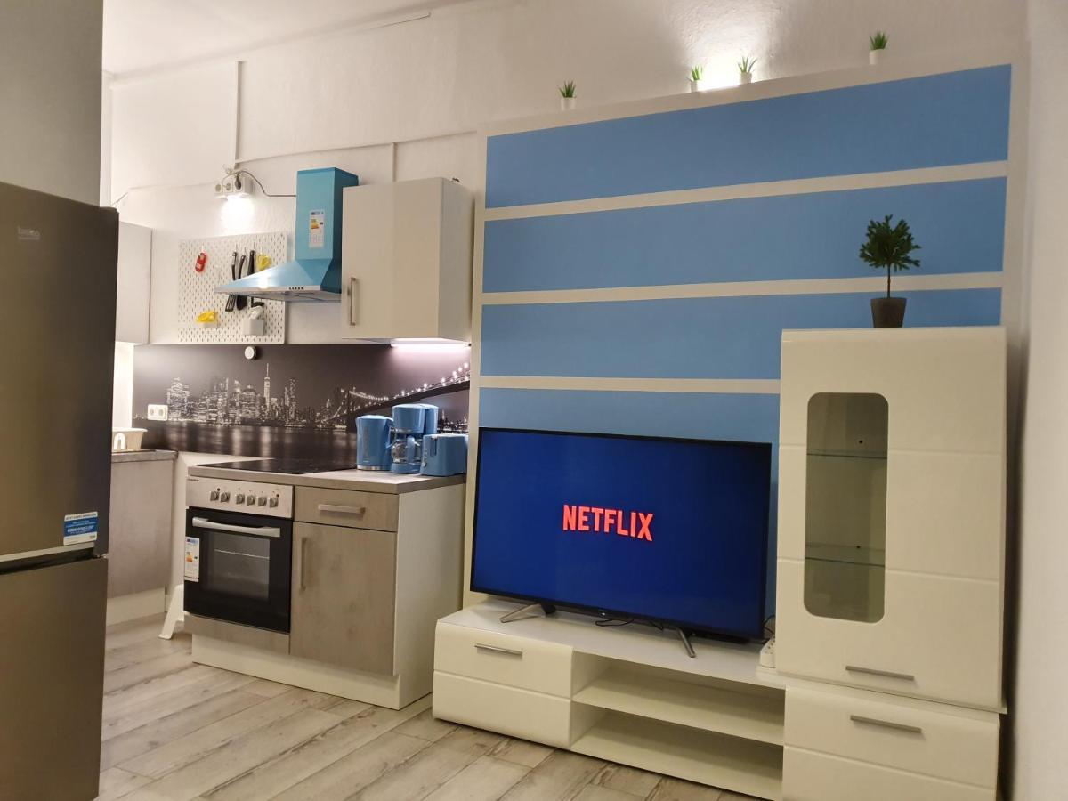 Central Lichtenberger Apartment For 6 People Berlin Eksteriør billede