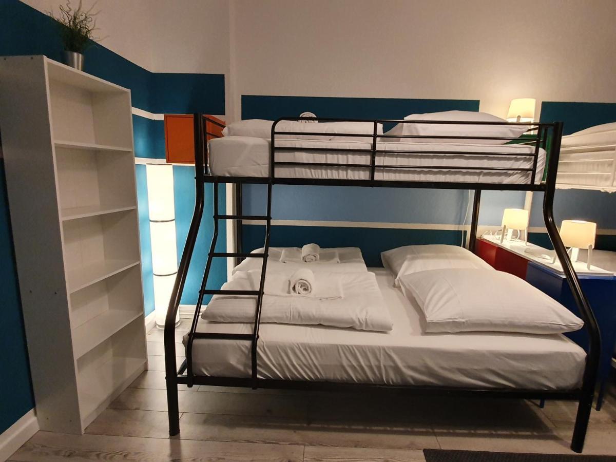 Central Lichtenberger Apartment For 6 People Berlin Eksteriør billede