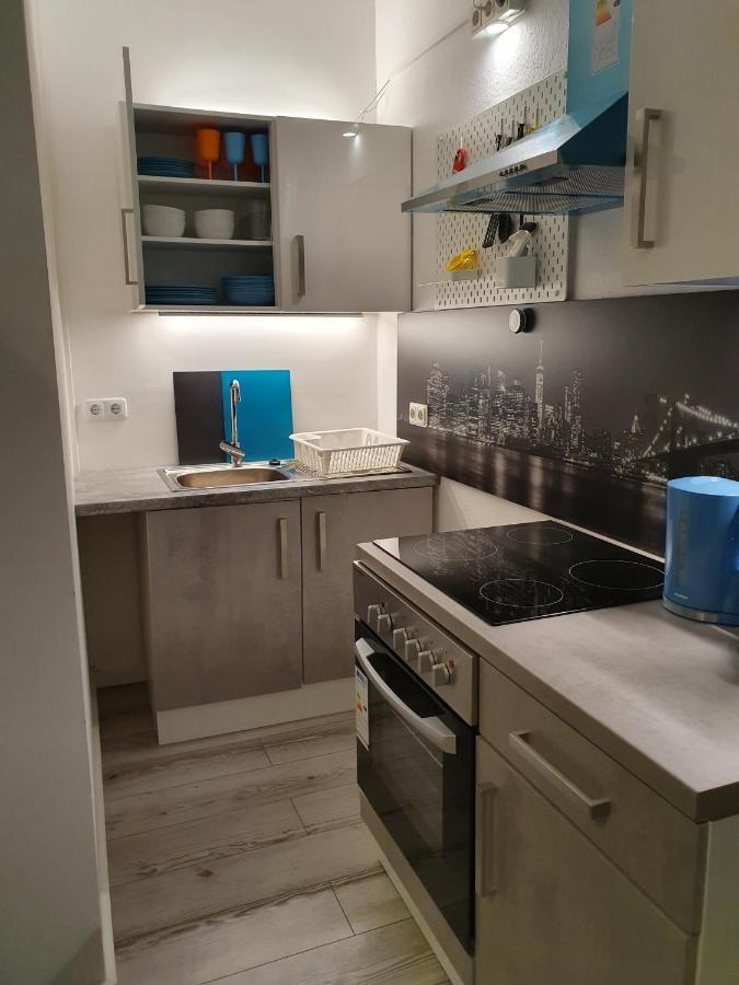 Central Lichtenberger Apartment For 6 People Berlin Eksteriør billede